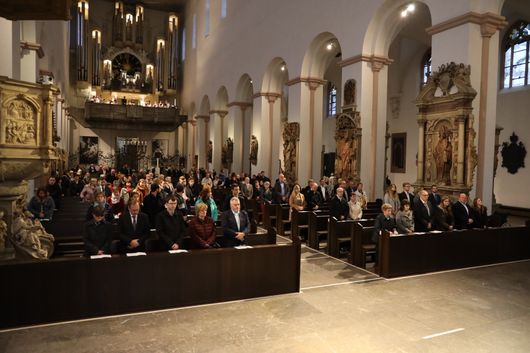 Bei einem Pontifikalgottesdienst mit Bischof Dr. Franz Jung am Samstag, 10. Oktober, ist Bertram Ziegler im Würzburger Kiliansdom zum Priester geweiht worden.