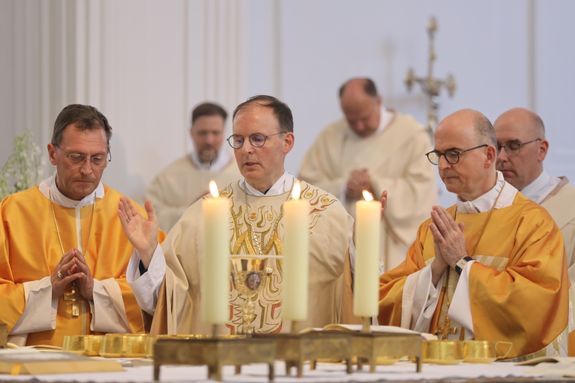 Bei einem Pontifikalgottesdienst im Würzburger Kiliansdom ist an Christi Himmelfahrt, 9. Mai 2024, Weihbischof Paul Reder zum Bischof geweiht worden. 