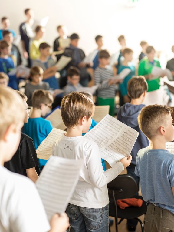 Die Domsingknaben bei einer Probe.