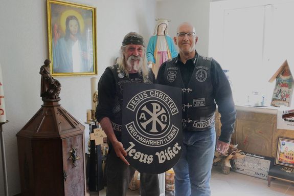 3125/0809 Jesus Biker_60746