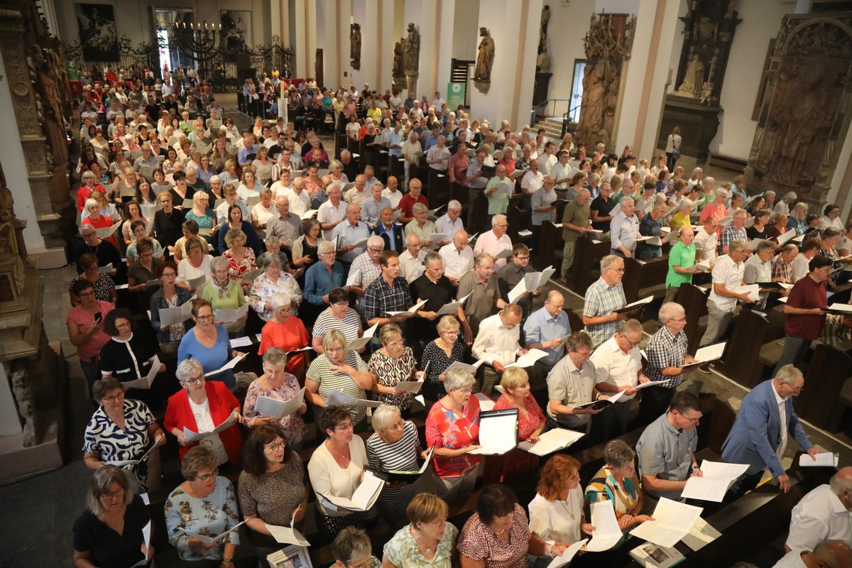 Weihbischof Paul Reder feierte am Samstag, 12. Juli 2025, einen Kiliani-Gottesdienst mit Kirchenchören sowie Kirchenmusikern und -musikerinnen aus dem ganzen Bistum.