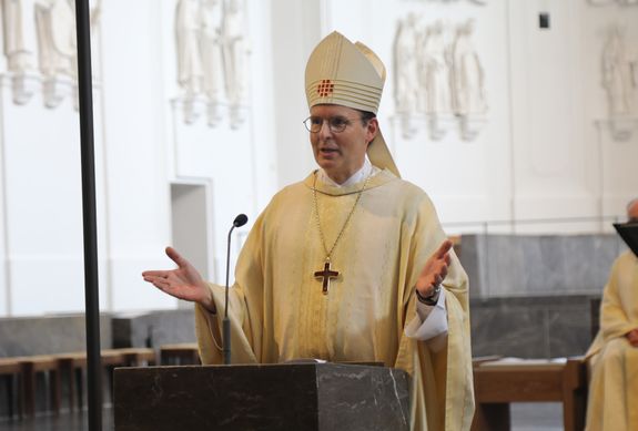 2824/0710 Gottesdienst für Gold- und Diamant-Jubilare mit Weihbischof Paul Reder Vorschaubilder_49298