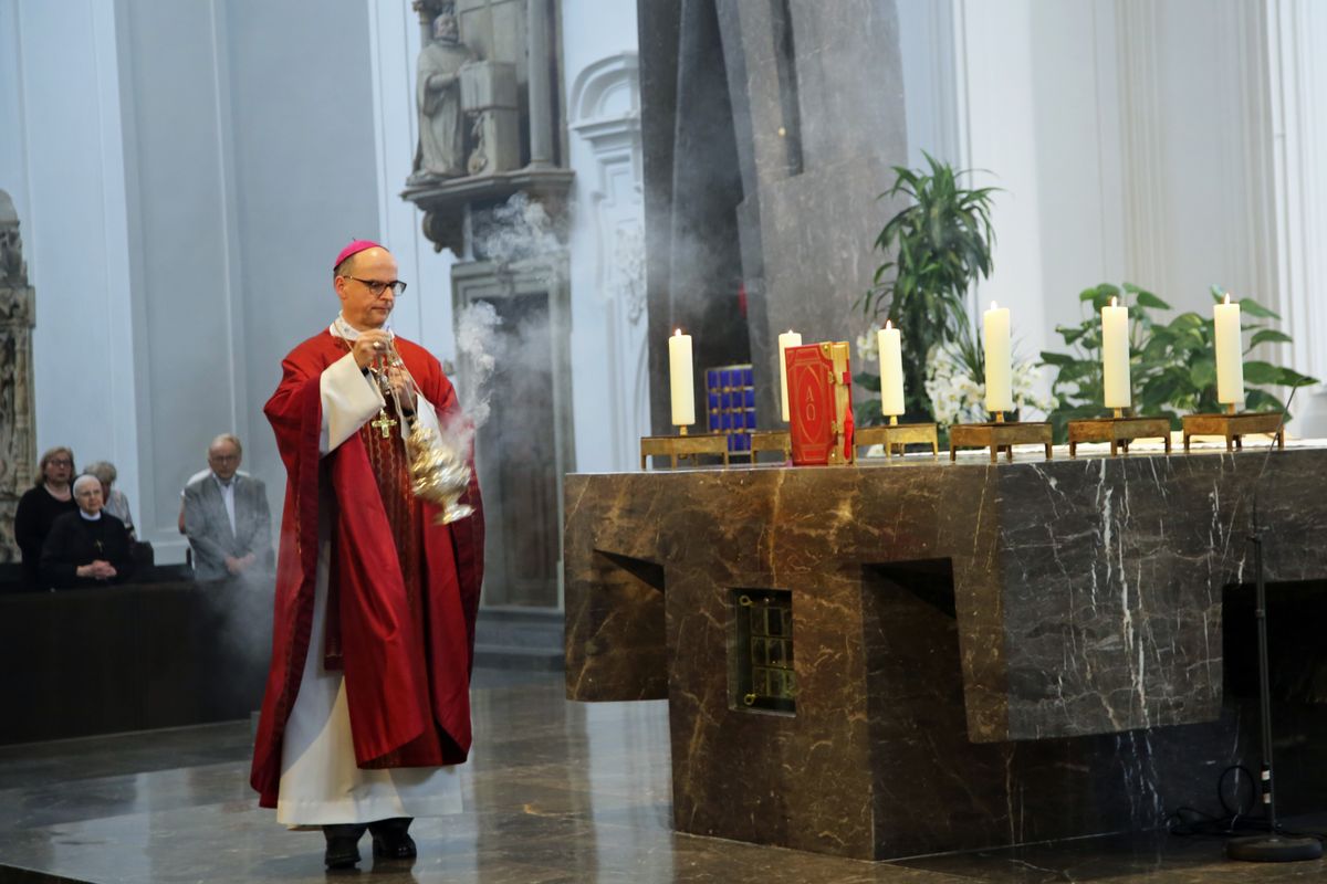 2720/0671 Gedenkgottesdienst Bischof em. Scheele_21930