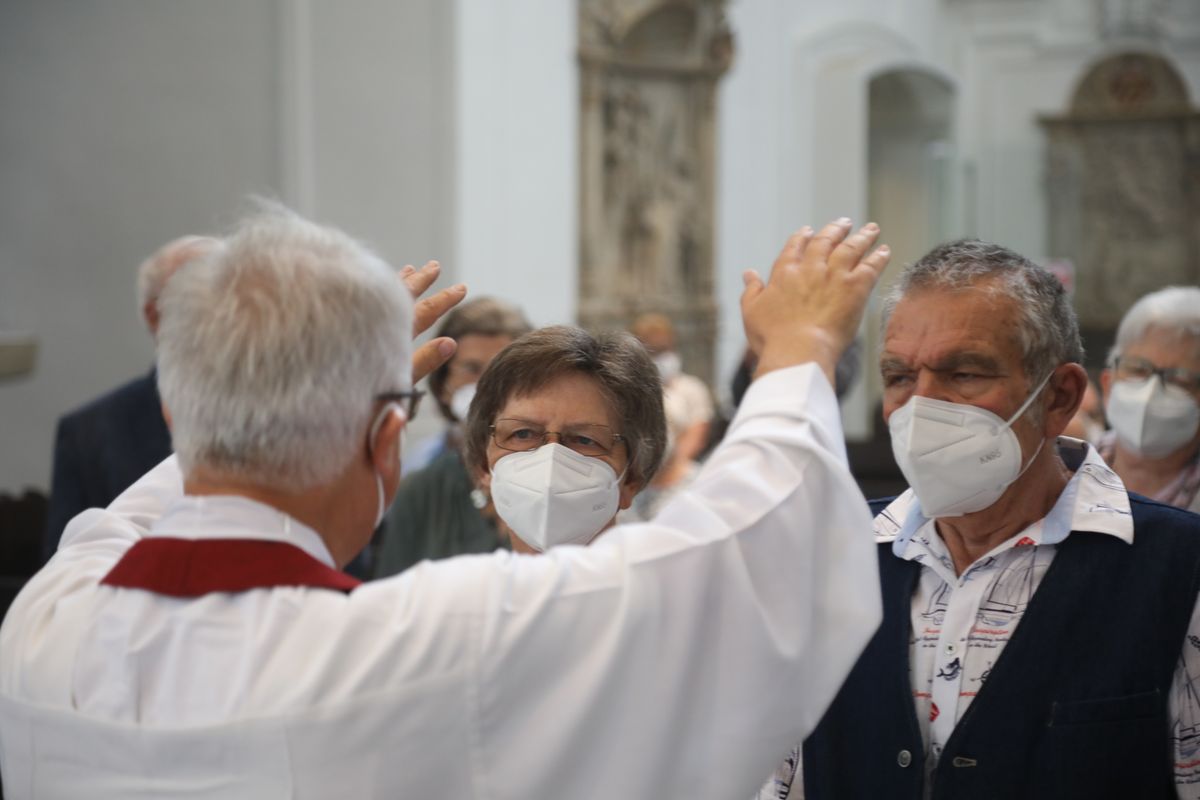 2621/0624 Ehejubilare Bischof 29. Juni Vormittag_28021