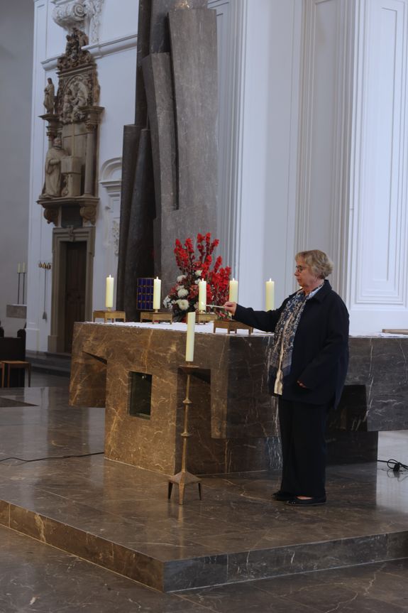 Mit Priestern, Diakonen und hauptamtlichen Mitarbeitenden hat Bischof Dr. Franz Jung am Dienstag, 8. Juli, einen Kiliani-Gottesdienst im Kiliansdom gefeiert. Eine Begegnung im Kilianeum schloss sich an.