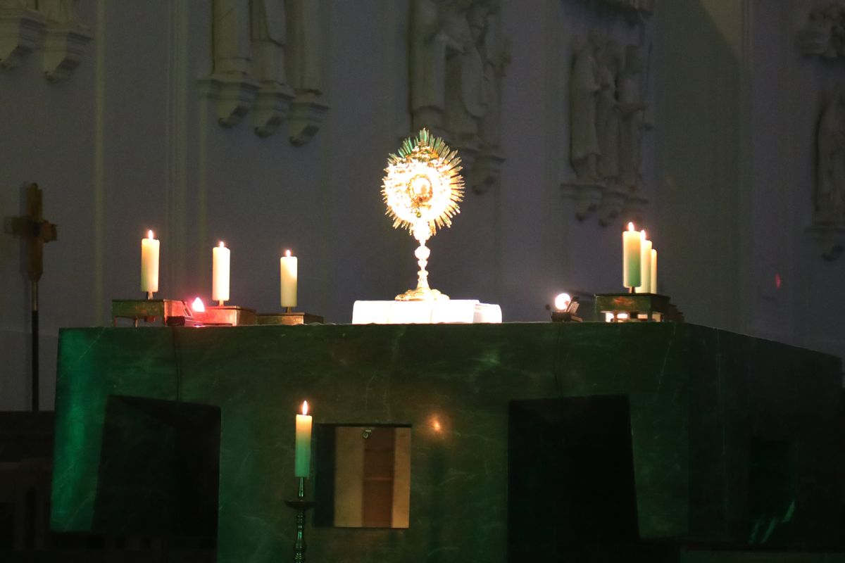 Die "Nacht der Hoffnung" in der Kiliani-Wallfahrtswoche am Samstagabend, 12. Juli, lud zu Stille, Gebet und Besinnung in den Kiliansdom ein. Viele Passanten nutzten das Angebot, das um Mitternacht endete.