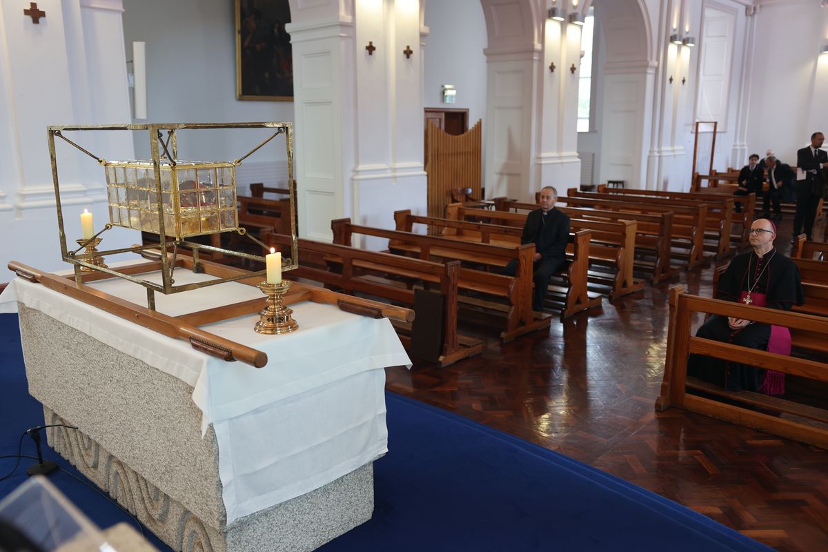 In einer Hauskapelle wurde der Schrein der Frankenapostel bis zur Prozession aufbewahrt.