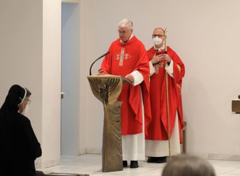 Bischof Dr. Franz Jung feiert am Freitagnachmittag, 9. Juli 2021, eine Kiliani-Pontifikalmesse in der Kapelle des Krankenhauses Sankt Josef in Schweinfurt.