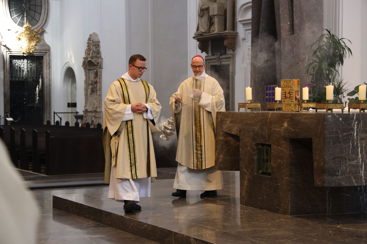 3720/0925 Missa Chrismatis_22983