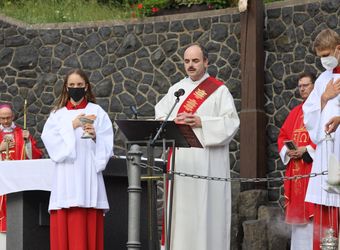 Bischof Dr. Franz Jung feierte am Montagabend, 5. Juli, einen Kiliani-Pontifikalgottesdienst auf dem Kreuzberg.