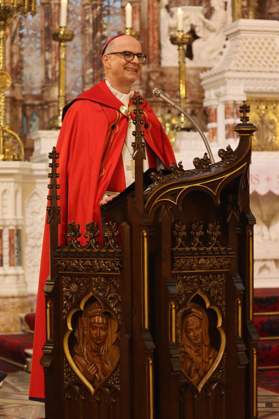 Bischof Dr. Franz Jung hob in seiner englischsprachigen Predigt die Wichtigkeit von glaubwürdigen Zeugen für die Evangelisierung hervor.