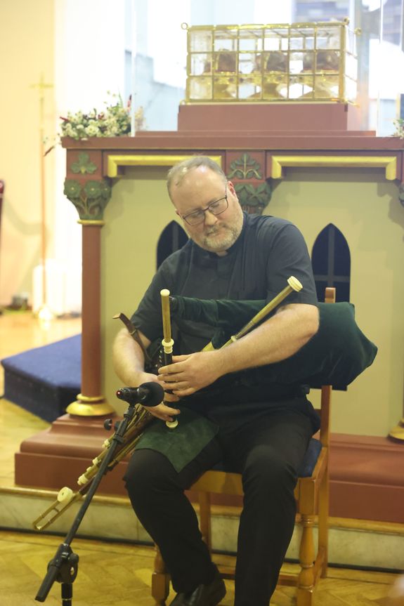 Ein abwechslungsreiches Musikprogramm sowie Schattentheater gab es am Abend des 4. Oktober in Mullagh zu Ehren der Frankenapostel.