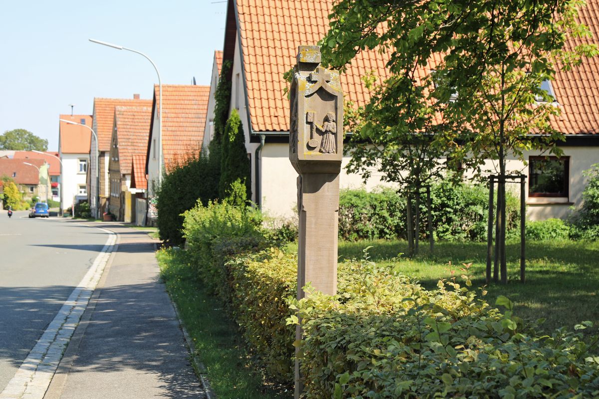 Der Pestbildstock am Sportplatz.