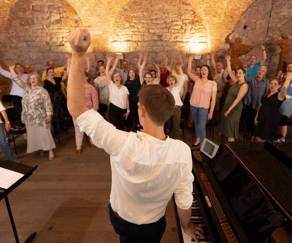 Mitte Oktober startet der neue Basiskurs Chorgesang für Erwachsene der Dommusik Würzburg.