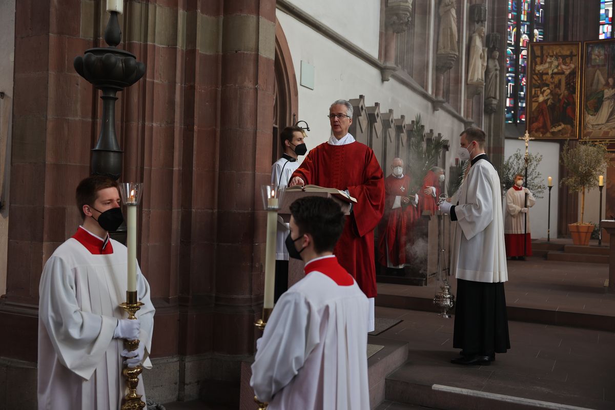 Bischof Dr. Franz Jung feierte am Sonntag, 10. April, in Würzburg die Palmsonntagsliturgie.