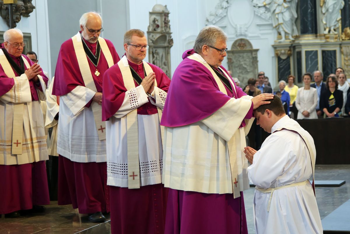 2419/0653 Priesterweihe von Frank Elsesser_15086