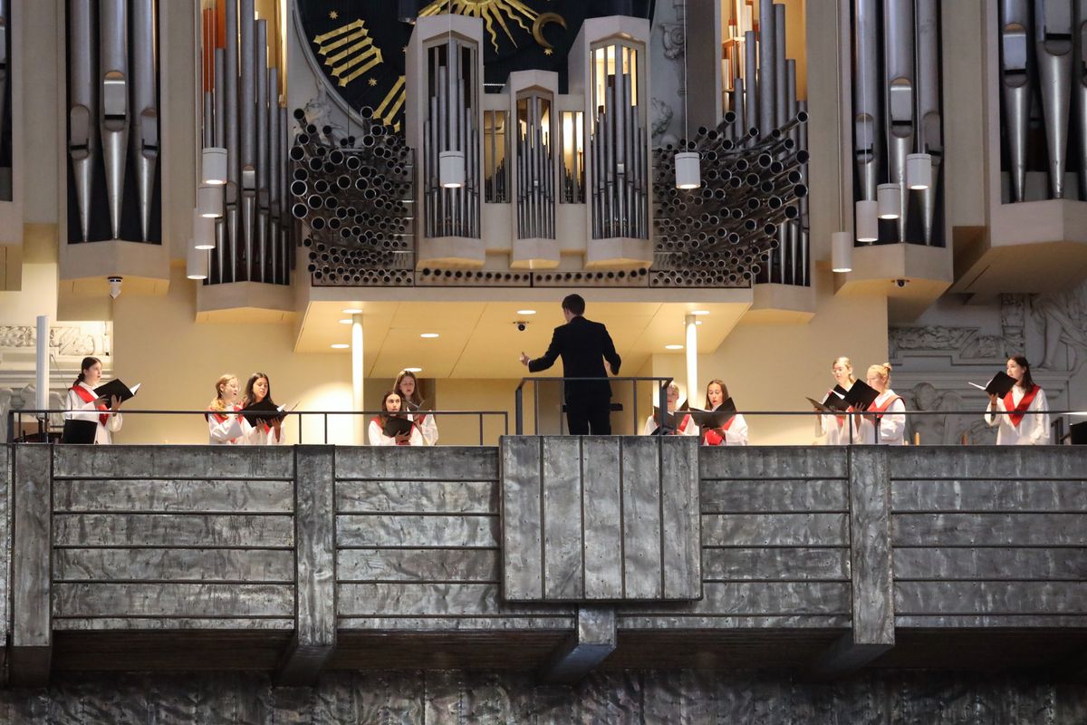 Mit einem Dankgottesdienst im Würzburger Kiliansdom hat Bischof Dr. Franz Jung am Sonntag, 13. Juni, den dritten Jahrestag seiner Bischofsweihe begangen.