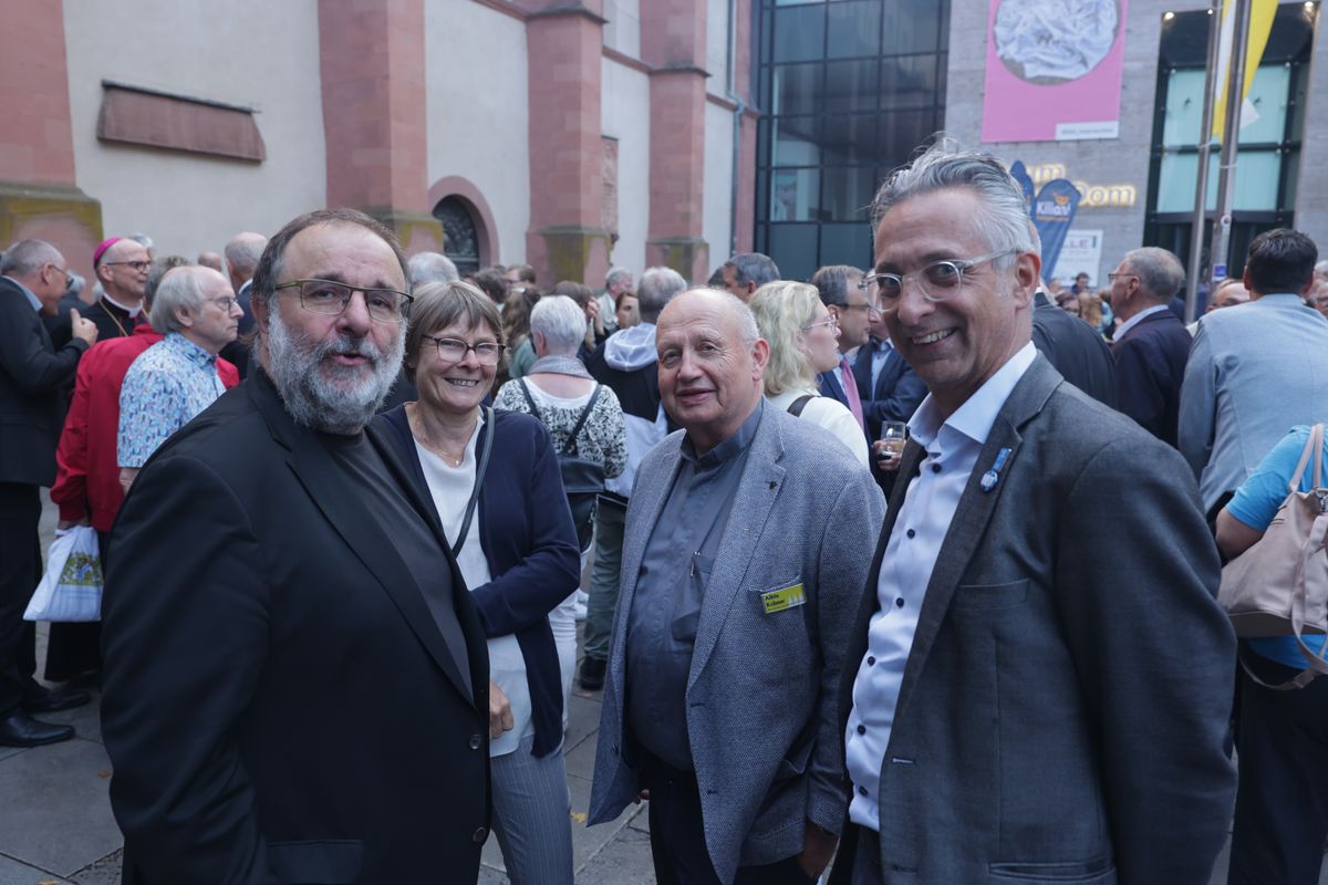 Rund 900 Personen feierten den Kiliani-Pontifikalgottesdienst für Räte und Politiker am Montagabend, 7. Juli, im Kiliansdom mit. Eine Begegnung auf dem Kiliansplatz schloss sich an. 
