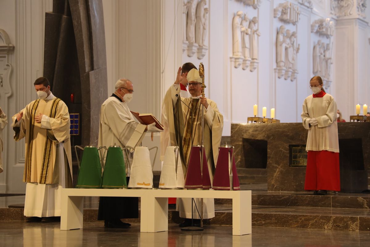 1321/0323 Missa chrismatis_26168