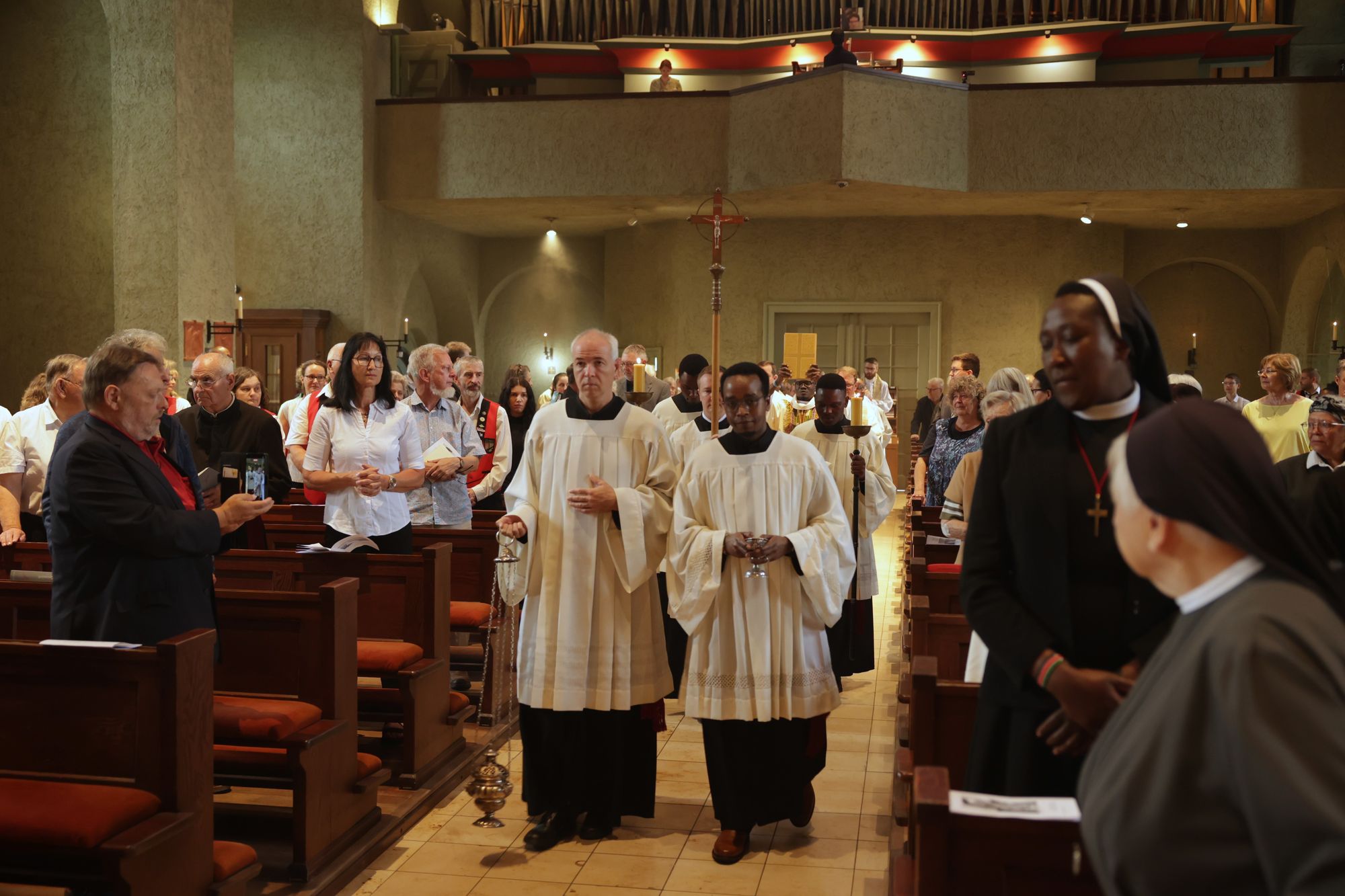 3125/0817 Priesterweihe Mushi Mariannhiller Missionare_60794