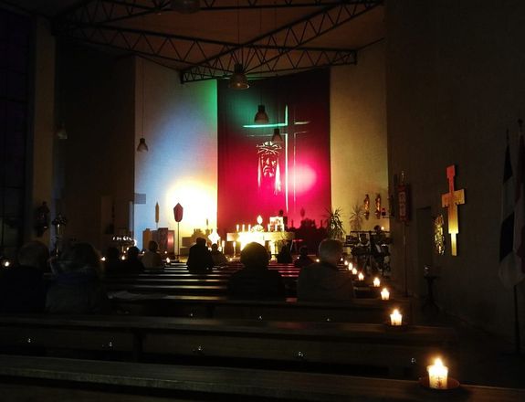 Eindruck von der Aktion "24 Stunden für den Herrn" in der Kirche Sankt Rochus im vergangenen Jahr.