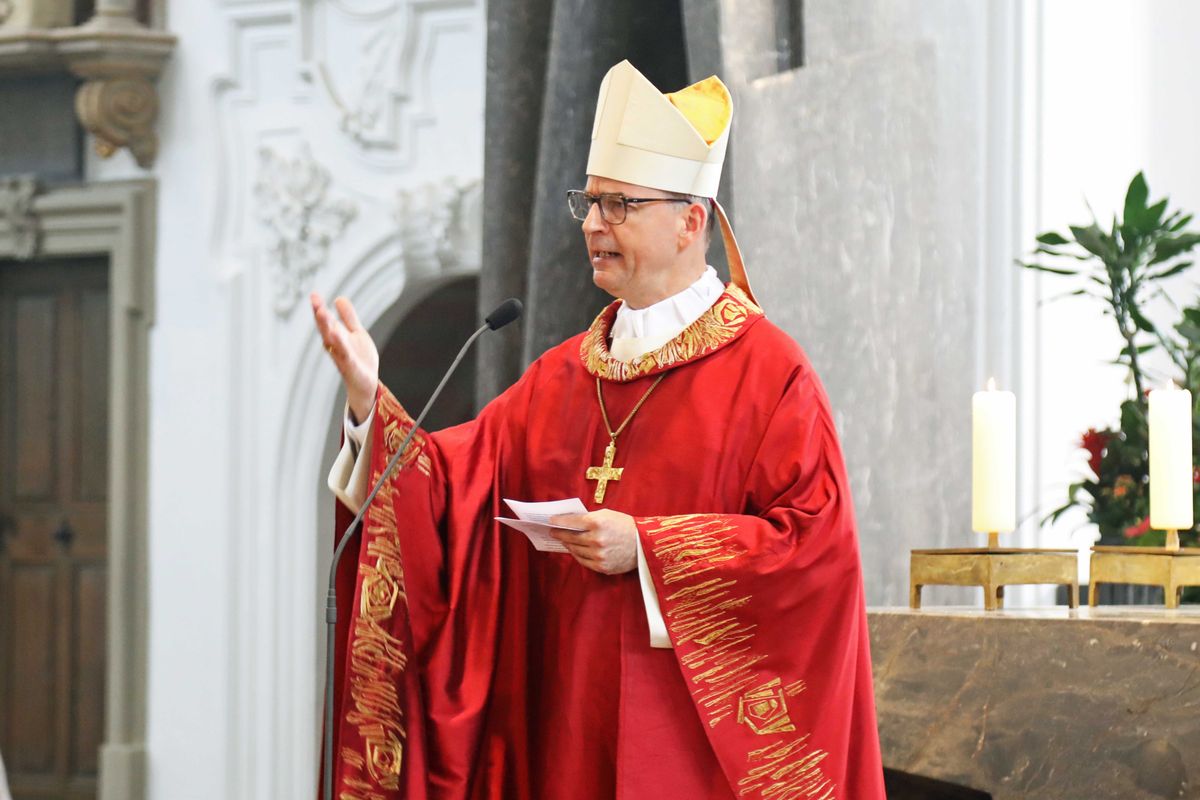 2721/0654 Eröffnung der Kiliani-Wallfahrtswoche 2021 im Kiliansdom_28601 Mit einem feierlichen Pontifikalgottesdienst ist am Sonntag, 4. Juli, im Würzburger Kiliansdom die Kiliani-Wallfahrtswoche 2021 eröffnet worden.
