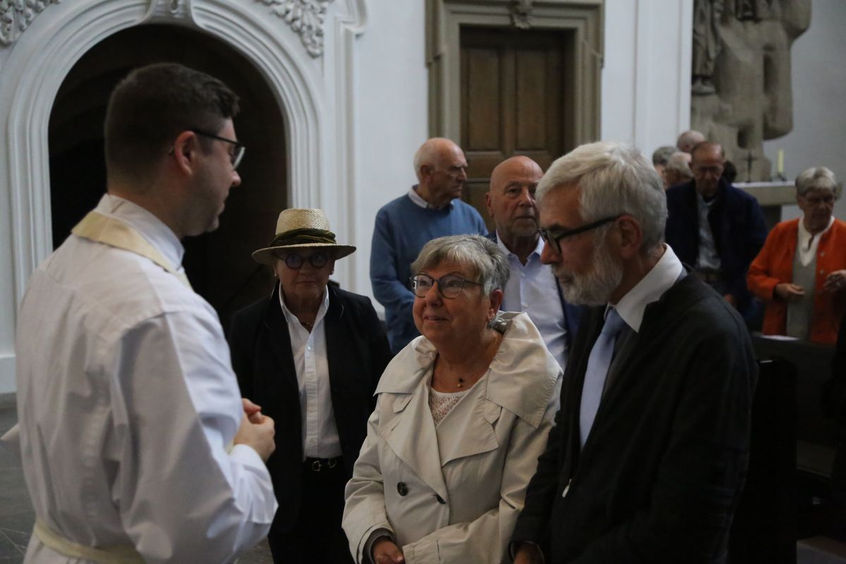 Bischof Dr. Franz Jung hat am Donnerstagnachmittag, 4. Juli, mit etwa 320 Paaren im Kiliansdom ihr goldenes oder diamantenes Ehejubiläum gefeiert.