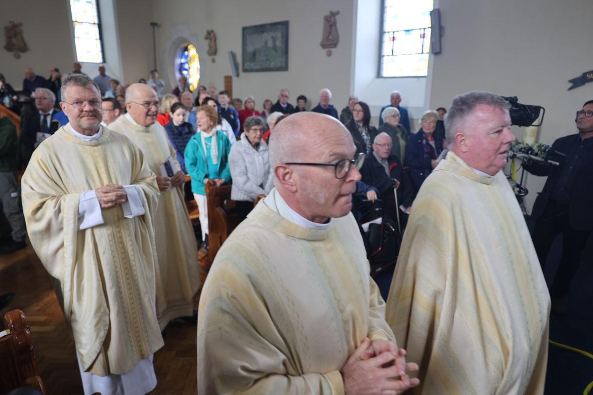 Mit einer Prozession durch den Ort, einem Gottesdienst in der Kilianskirche und einem gemeinsamen Mittagessen von Deutschen und Iren in der Saint Kilian