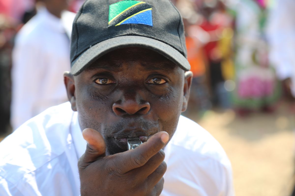 Die Gemeindemitglieder feierten die Ernennung zur Pfarrei mit verschiedenen Tänzen. Die Gemeindemitglieder feierten die Ernennung zur Pfarrei mit verschiedenen Tänzen.