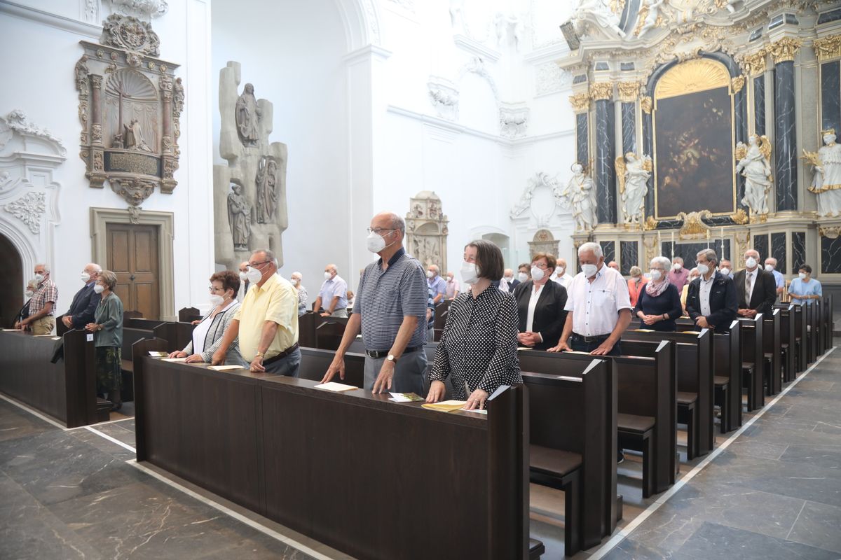 2621/0624 Ehejubilare Bischof 29. Juni Vormittag_28013