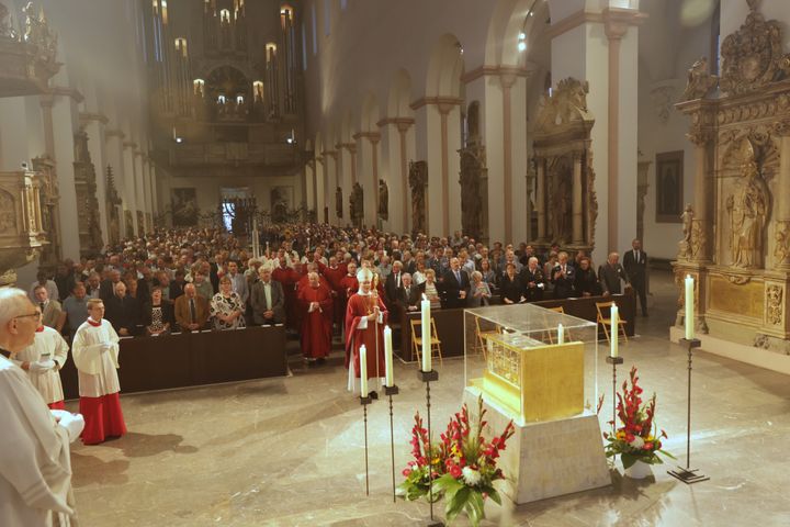 Rund 900 Personen feierten den Kiliani-Pontifikalgottesdienst für Räte und Politiker am Montagabend, 7. Juli, im Kiliansdom mit. Eine Begegnung auf dem Kiliansplatz schloss sich an. 