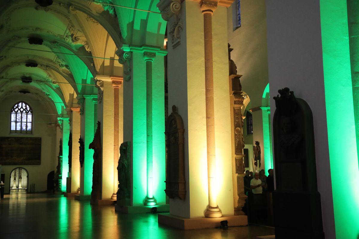 Die "Nacht der Hoffnung" in der Kiliani-Wallfahrtswoche am Samstagabend, 12. Juli, lud zu Stille, Gebet und Besinnung in den Kiliansdom ein. Viele Passanten nutzten das Angebot, das um Mitternacht endete.