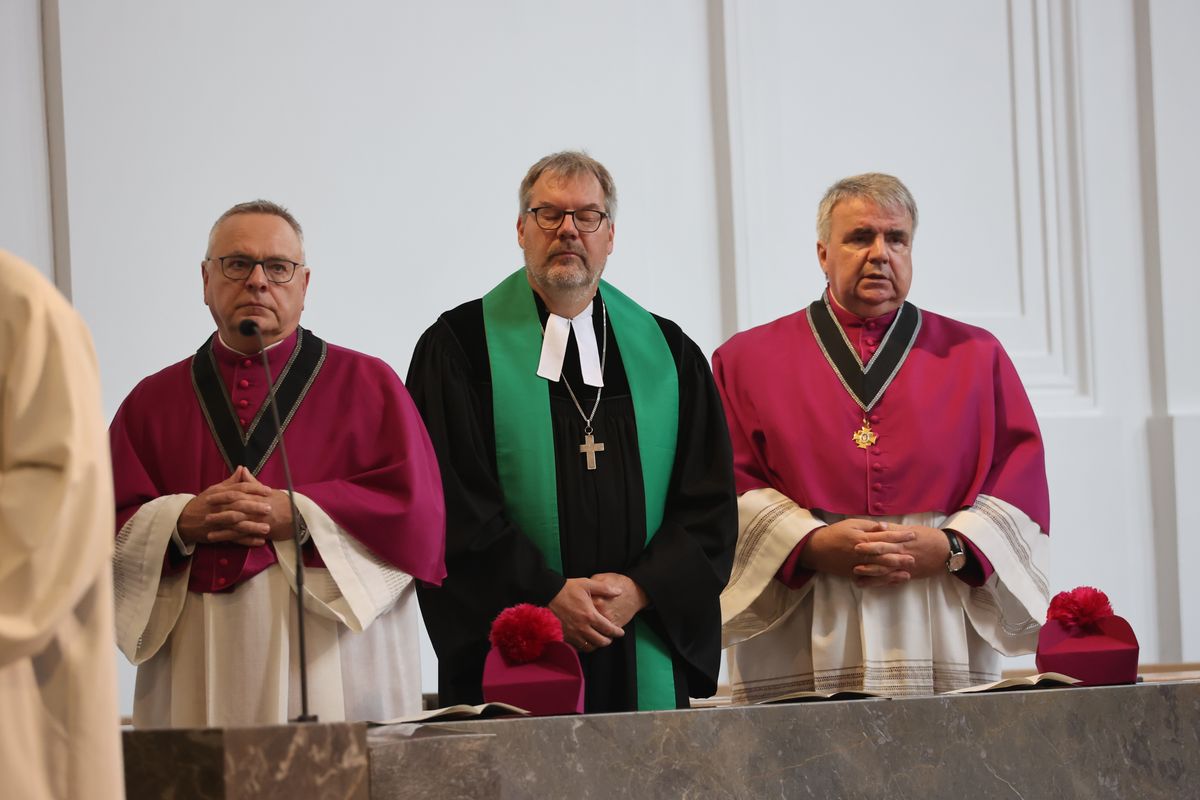 Mit einem Pontifikalgottesdienst im Kiliansdom und einem Festakt in Burkardushaus ist am Sonntag, 27. Oktober, in Würzburg der bundesweite Abschluss des Monats der Weltmission begangen worden. Beispielland war in diesem Jahr Papua-Neuguinea.