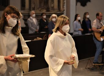 Mit einem Kiliani-Pontifikalgottesdienst im Kiliansdom mit Bischof Dr. Franz Jung ist am Dienstagabend, 6. Juli, das 50. Jubiläum der Berufsgruppe der Pastoralreferentinnen und -referenten im Bistum Würzburg gefeiert worden.