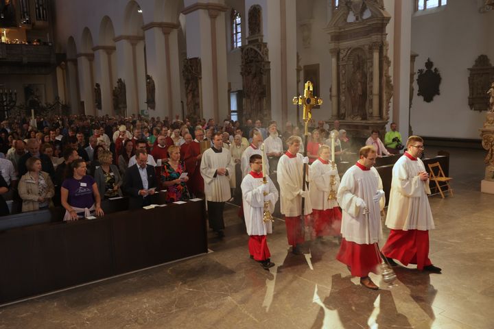Mit Priestern, Diakonen und hauptamtlichen Mitarbeitenden hat Bischof Dr. Franz Jung am Dienstag, 8. Juli, einen Kiliani-Gottesdienst im Kiliansdom gefeiert. Eine Begegnung im Kilianeum schloss sich an.