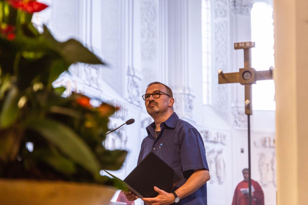 Bischof Dr. Franz Jung hat am Hochfest der Frankenapostel, Donnerstag, 8. Juli, mit haupt- und ehrenamtlichen Mitarbeiterinnen und Mitarbeitern der Caritas ein Pontifikalamt im Würzburger Kiliansdom gefeiert.