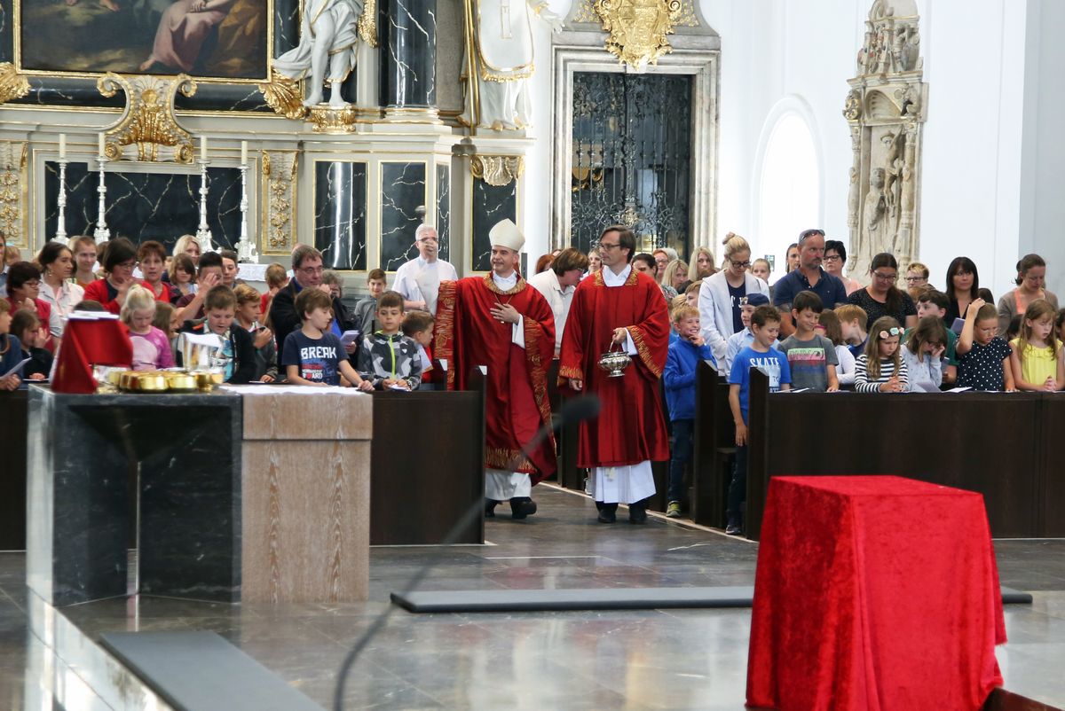 2819/0752 Kiliani-Wallfahrt der Kommunionkinder_16005