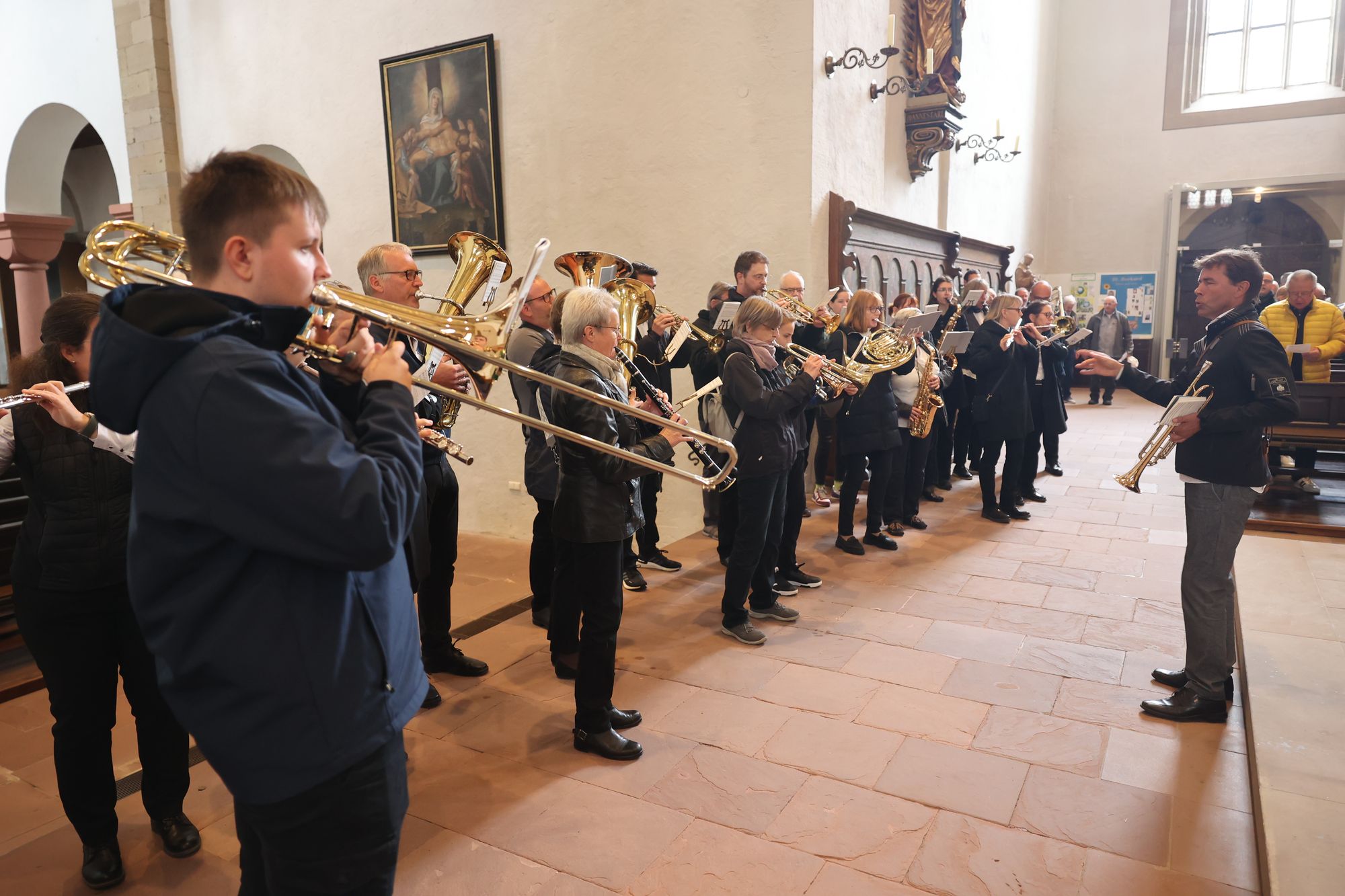 Mit einer Prozession und einem Pontifikalgottesdienst mit Bischof Dr. Franz Jung  ist am Sonntag, 15. September, das 200. Jubiläum der Kirchweihe des Würzburger Käppele gefeiert worden.