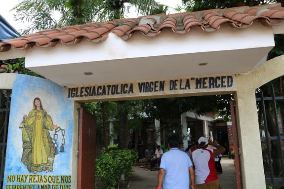 Der Eingang der Kapelle im Gefängnis Palmasola. Der Eingang der Kapelle im Gefängnis Palmasola.