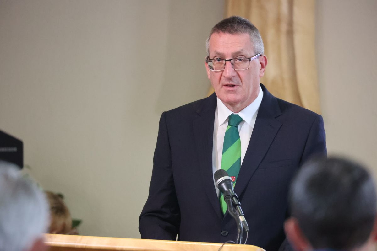 Mit einer Prozession durch den Ort, einem Gottesdienst in der Kilianskirche und einem gemeinsamen Mittagessen von Deutschen und Iren in der Saint Kilian