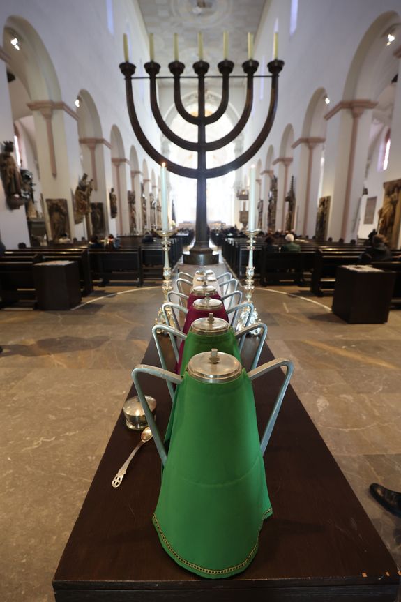 1224/0327 Kar- und Ostertage im Kiliansdom_45520