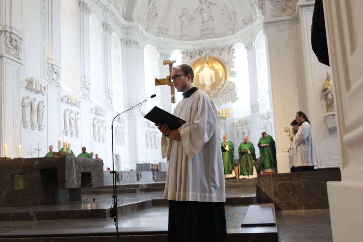 Mit einem Pontifikalgottesdienst im Kiliansdom und einem Festakt in Burkardushaus ist am Sonntag, 27. Oktober, in Würzburg der bundesweite Abschluss des Monats der Weltmission begangen worden. Beispielland war in diesem Jahr Papua-Neuguinea.