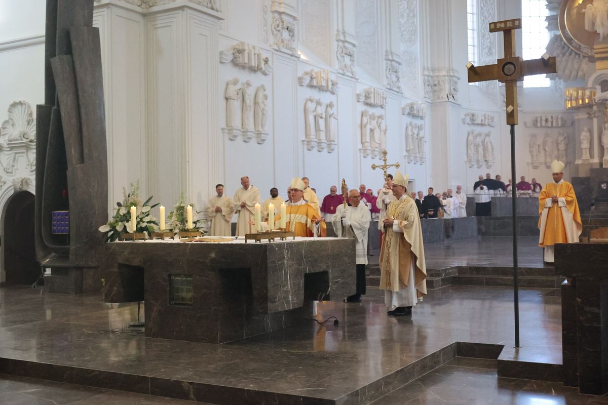 Bei einem Pontifikalgottesdienst im Würzburger Kiliansdom ist an Christi Himmelfahrt, 9. Mai 2024, Weihbischof Paul Reder zum Bischof geweiht worden. 