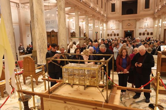 Bischof Martin Hayes feierte am Samstagabend, 5. Oktober, mit den Gästen aus Deutschland einen Jugendgottesdienst in der Kathedrale von Cavan.