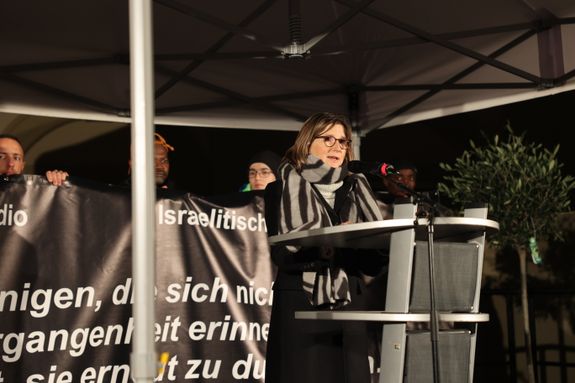„Alles kann sich ändern, wenn wir uns dem Frieden verschreiben“ , sagte Pfarrerin Angelika Wagner von der Gemeinschaft Sant