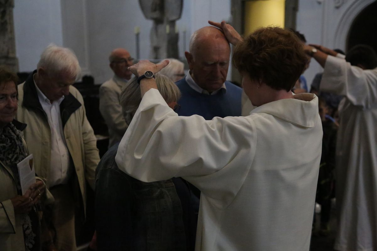Bischof Dr. Franz Jung hat am Donnerstagnachmittag, 4. Juli, mit etwa 320 Paaren im Kiliansdom ihr goldenes oder diamantenes Ehejubiläum gefeiert.