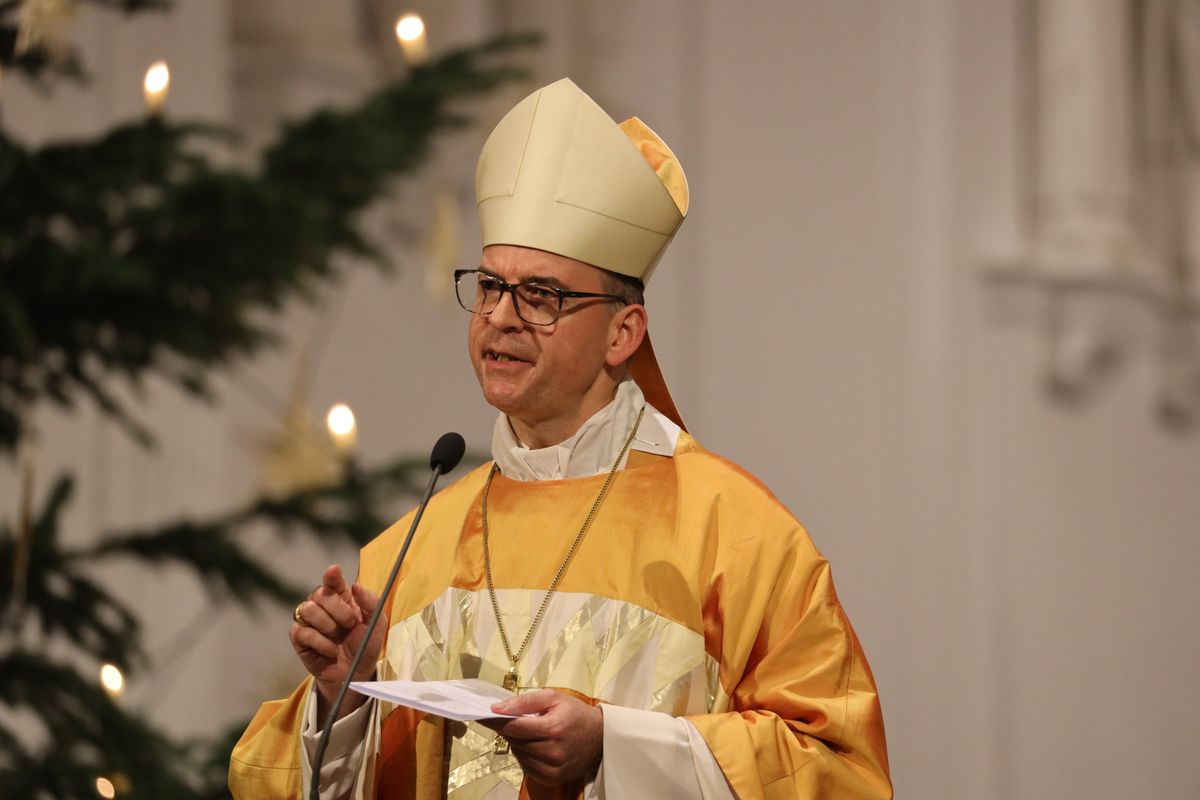 Bischof Dr. Franz Jung feierte an Heiligabend, 24. Dezember, im Würzburger Kiliansdom mit den Gläubigen die Christmette. Bischof Dr. Franz Jung feierte an Heiligabend, 24. Dezember, im Würzburger Kiliansdom mit den Gläubigen die Christmette.