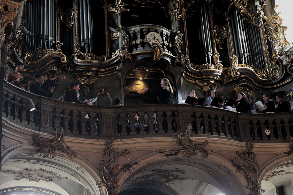 Mit einer Prozession und einem Pontifikalgottesdienst mit Bischof Dr. Franz Jung  ist am Sonntag, 15. September, das 200. Jubiläum der Kirchweihe des Würzburger Käppele gefeiert worden.