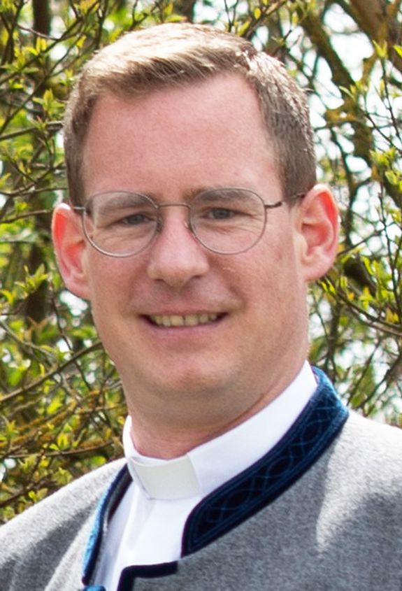 Pfarrvikar Benjamin Schimmer. Pfarrvikar Benjamin Schimmer.