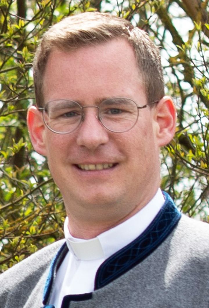 Pfarrvikar Benjamin Schimmer.